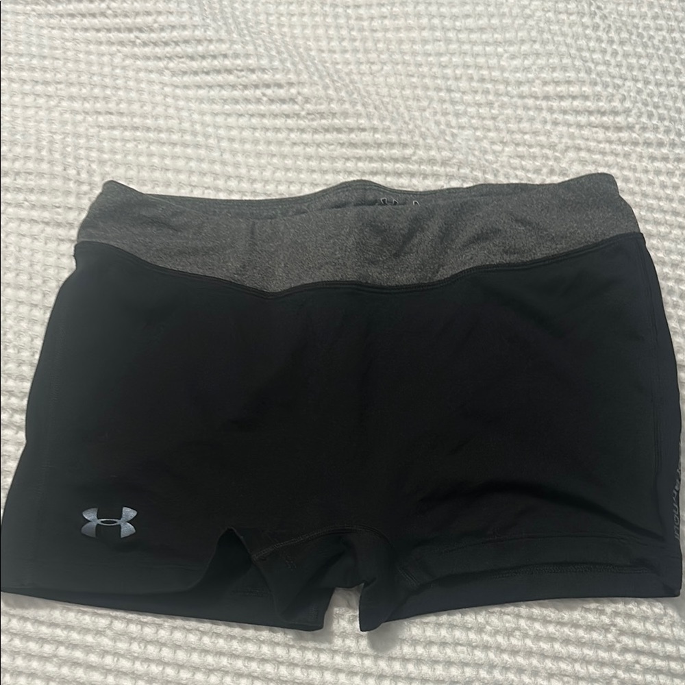 Under Armour Black and Gray fitted Athletic Shorts women’s size medium